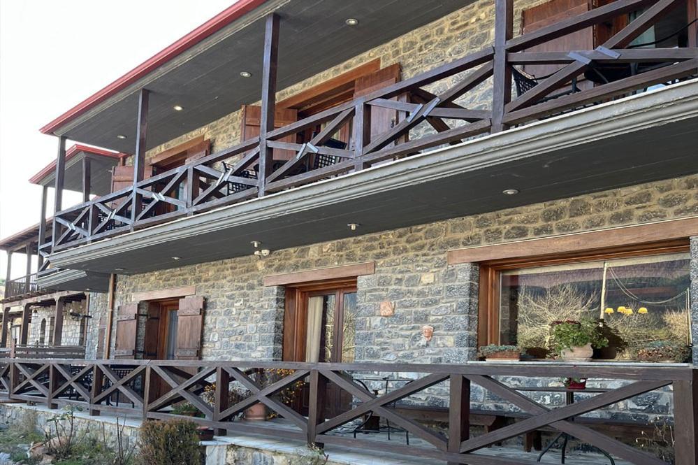 Guesthouse Teloni Vytina Exteriör bild